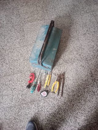 Caja de herramientas con accesorios