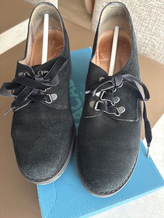 Zapatos chica de piel con cordones