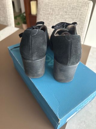 Zapatos chica de piel con cordones