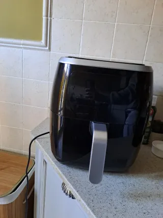 Freidora de aire negra