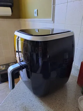 Freidora de aire negra