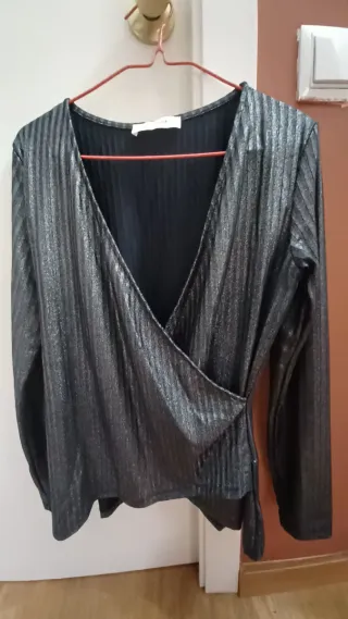 Blusa brillante Promod, talla L  ideal fiestas.