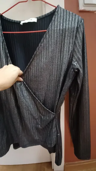 Blusa brillante Promod, talla L  ideal fiestas.