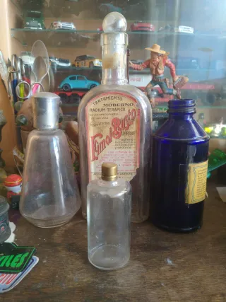 Antiche bottiglie da farmacia