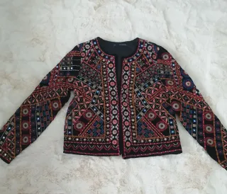 Chaqueta Sfera collection bordada con lentejuelas