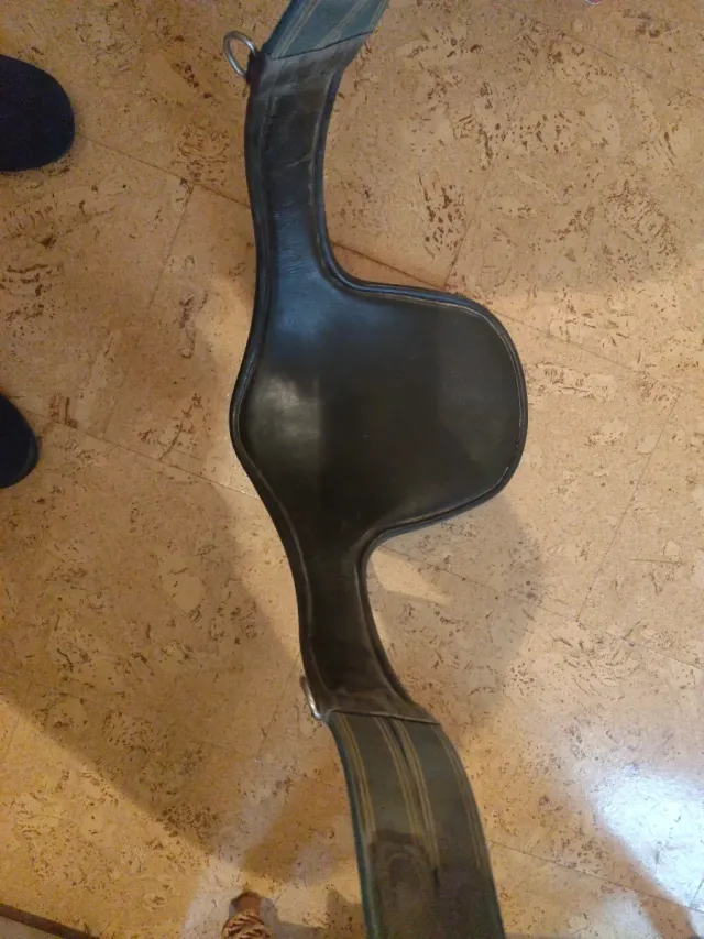 Cincha de cuero para hípica 130cm de largo