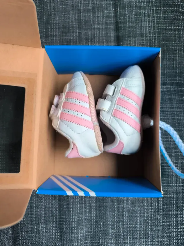 Zapatillas Adidas Bebé Blancas y Rosas