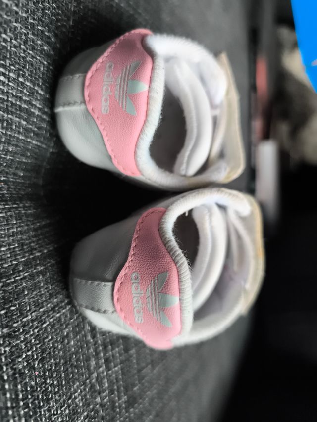 Zapatillas Adidas Bebé Blancas y Rosas