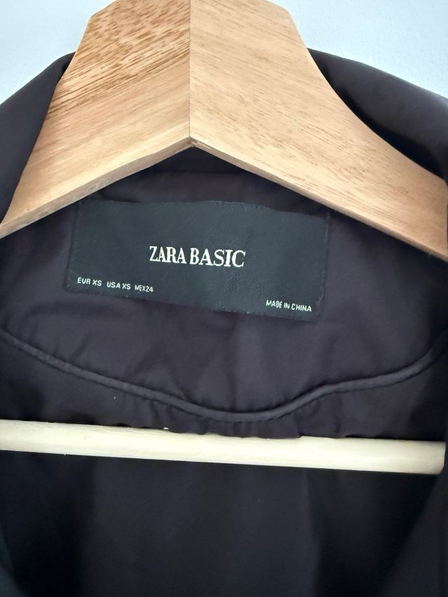 Chaqueta Zara Negra con Capucha