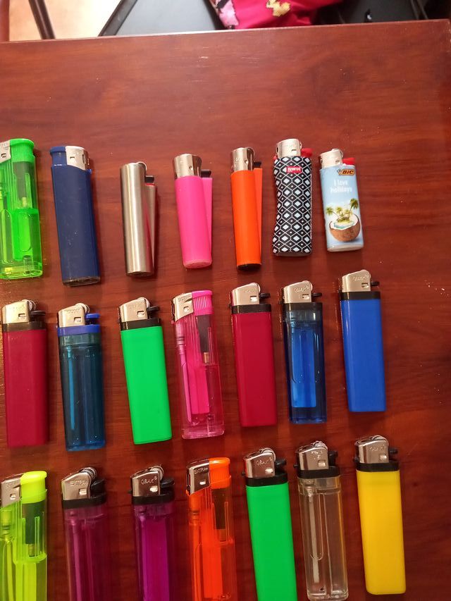 Lote de mecheros variados 36 unidades