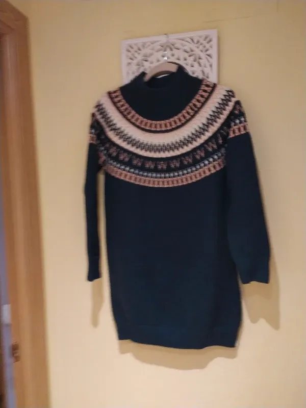 Jersey cuello alto estampado