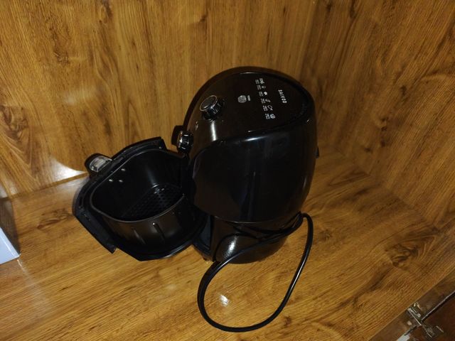 Freidora de aire Saivod negra