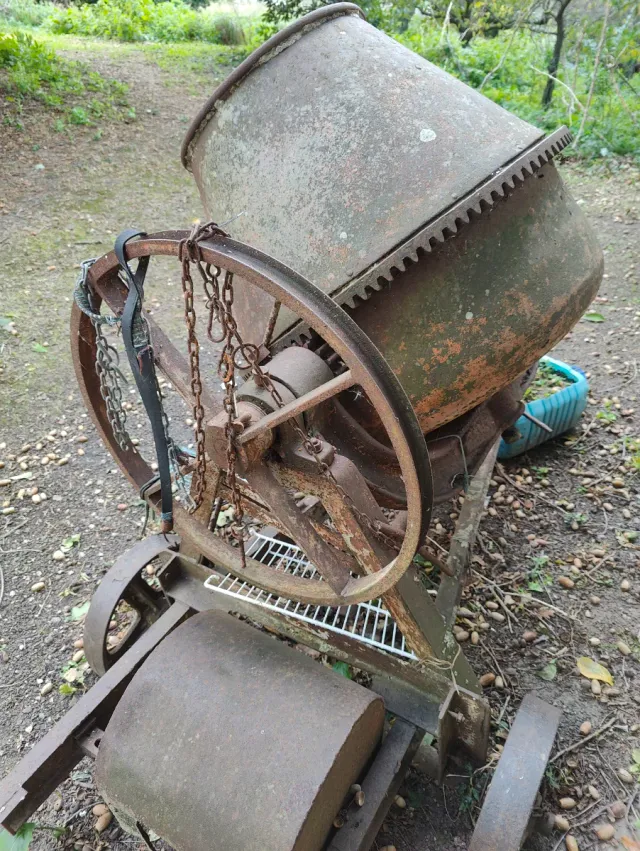 Hormigonera de metal sin motor