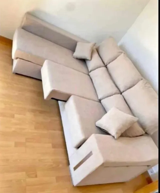 Divano modulare beige in tessuto