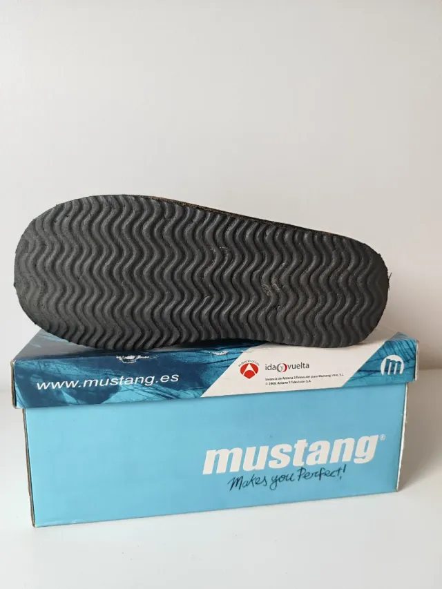 Bota Mustang Negra Talla 38