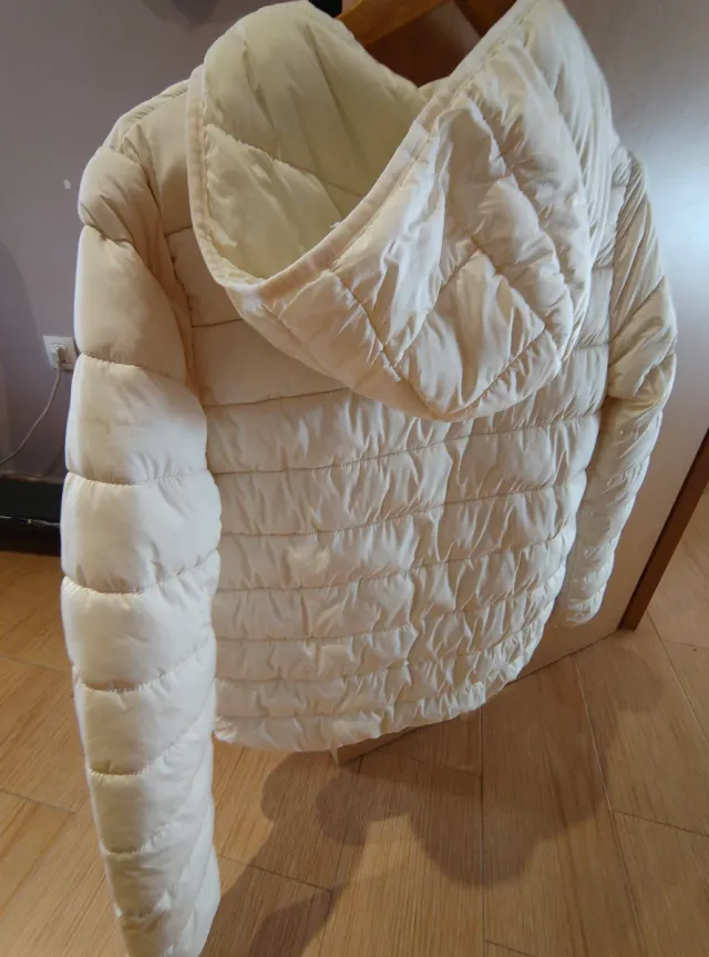 Chaqueta Champion Beige con Capucha