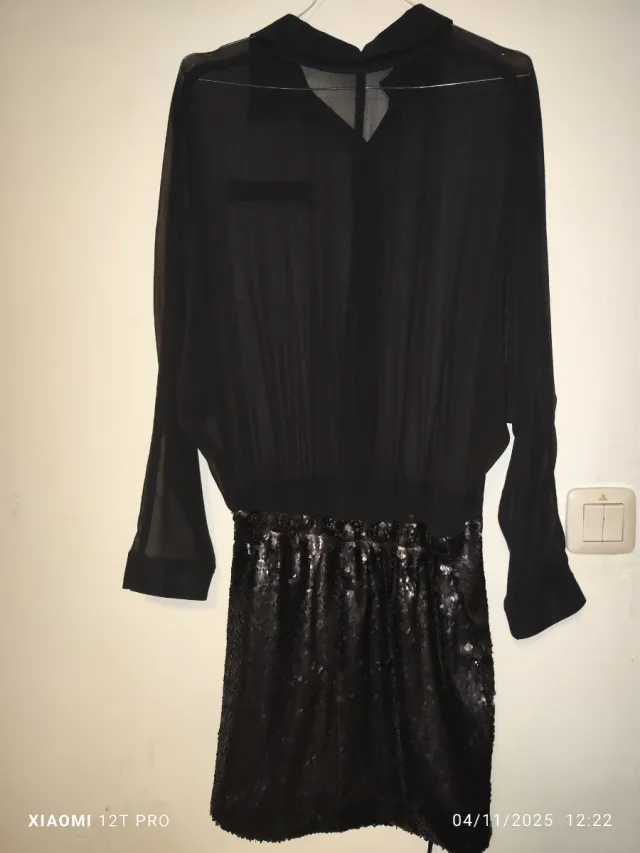 Vestido negro con lentejuelas