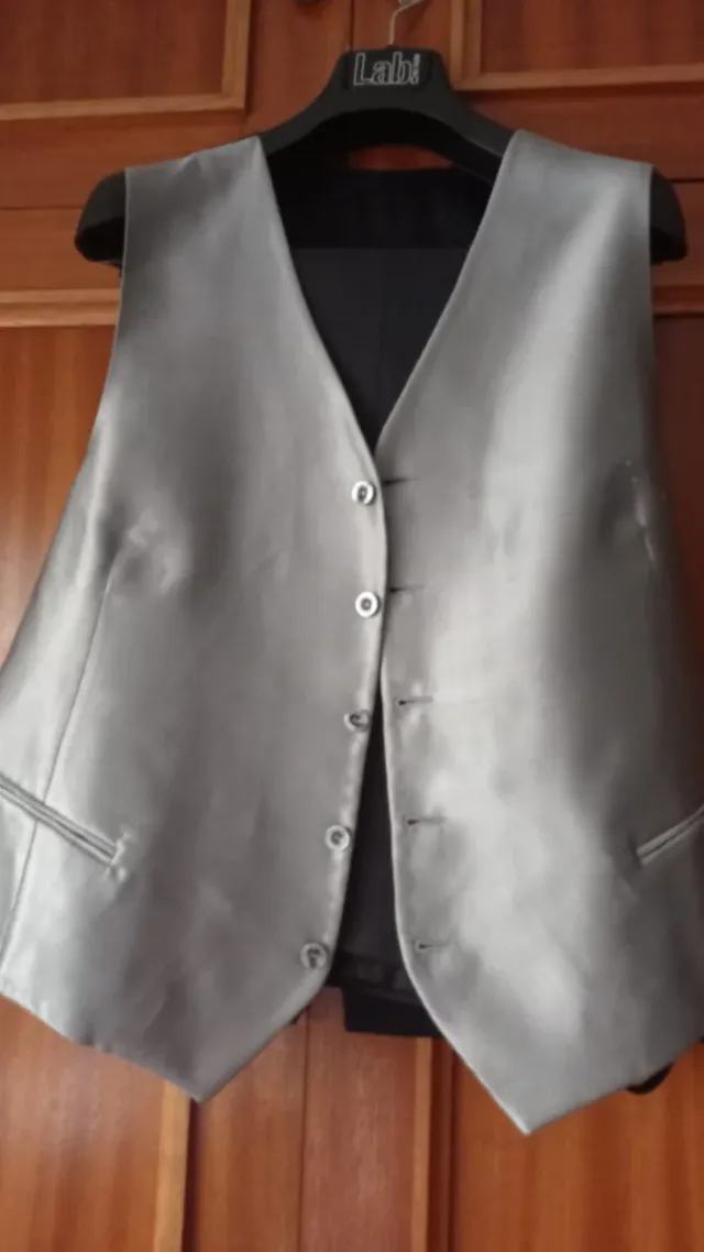 Traje de boda negro y gris