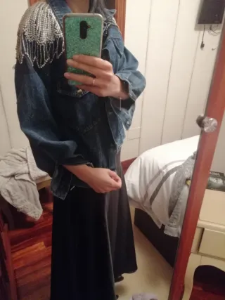 Cazadora vaquera oversize con pedrería