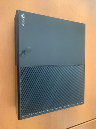 Xbox One 500GB + 6 Giochi + 2 Joypad