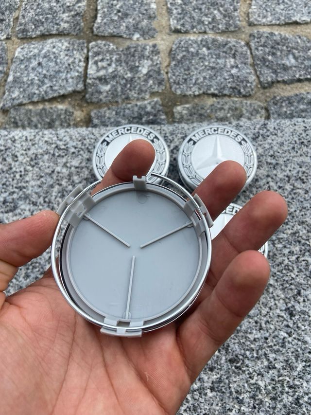 Tapabujes Mercedes Benz 75mm Negro Plata