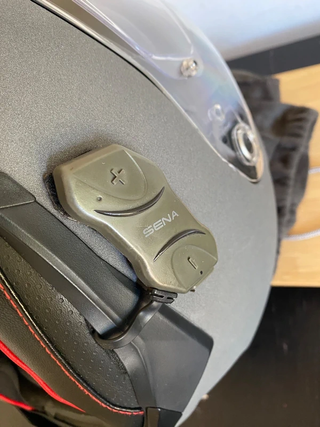 Sena SMH10R Intercom + Casco HJC F70 (S)