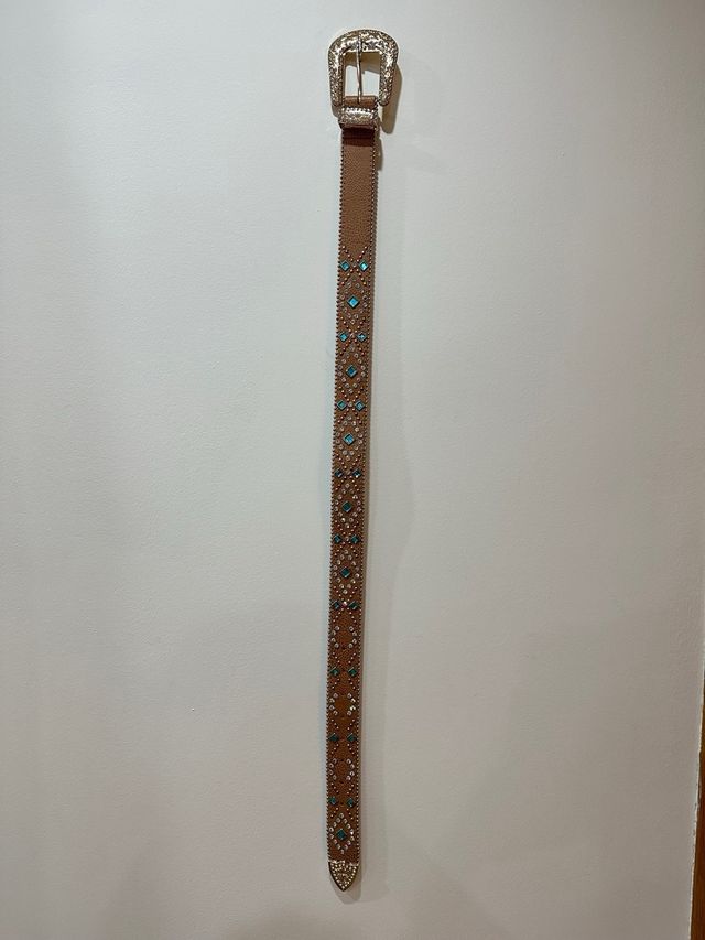 Cinturón Dorado con Pedrería y Turquesas