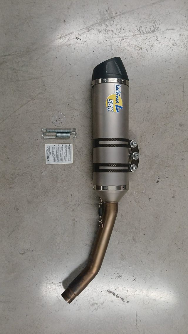 ESCAPE TRIUMPH TIGER 800XC LEOVINCE