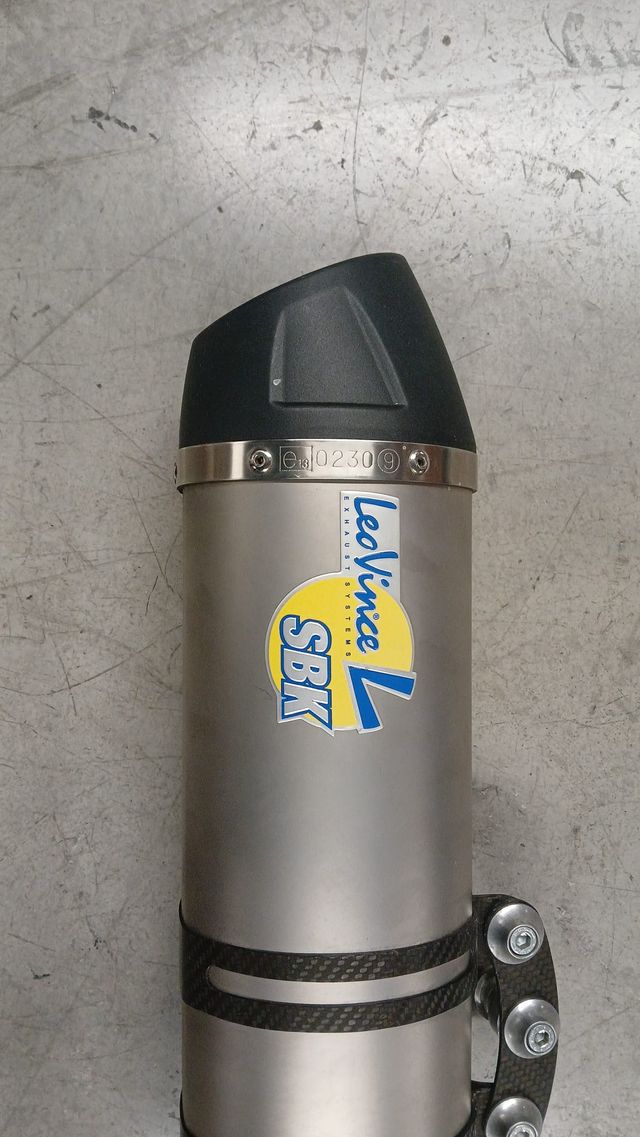 ESCAPE TRIUMPH TIGER 800XC LEOVINCE