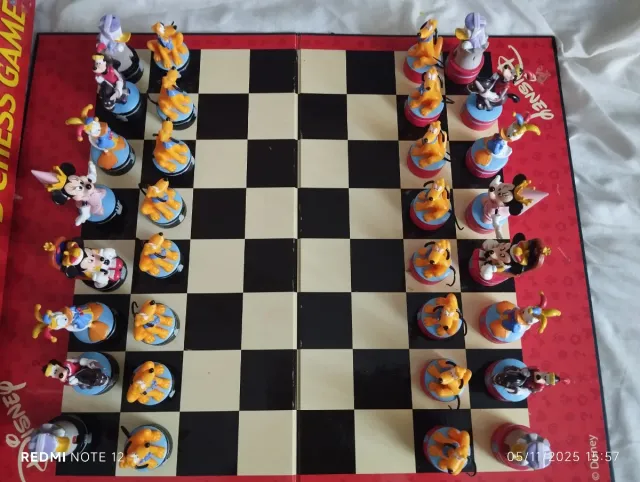 Juego Ajedrez Disney Mickey Mouse 3D