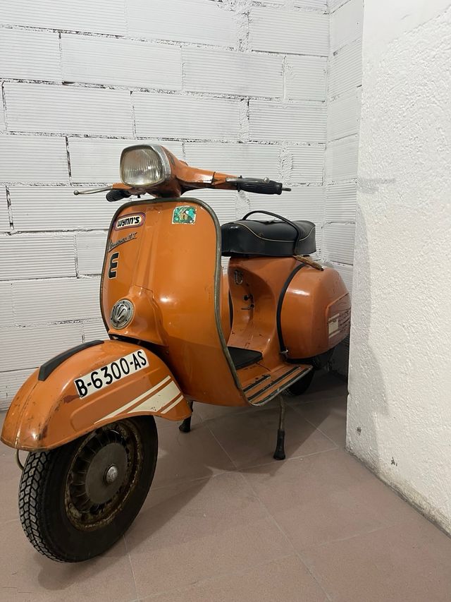Vespa 160 GT Naranja
