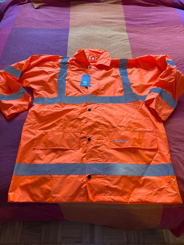 Chubasquero reflectante naranja