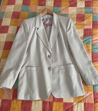 Americana beige talla 46