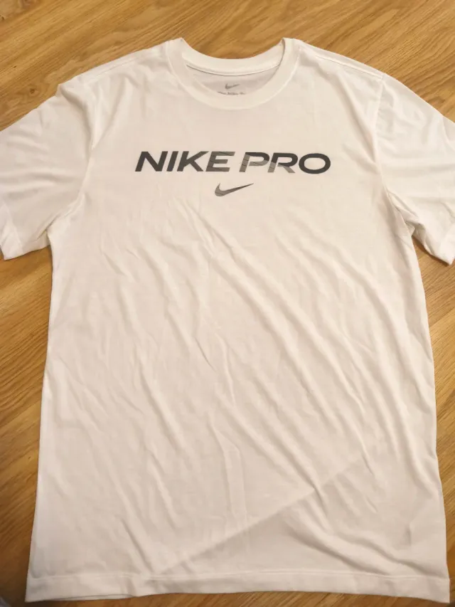 Camiseta Nike Pro Blanca
