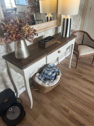 Recibidor, entrada, consola de madera  restaurado