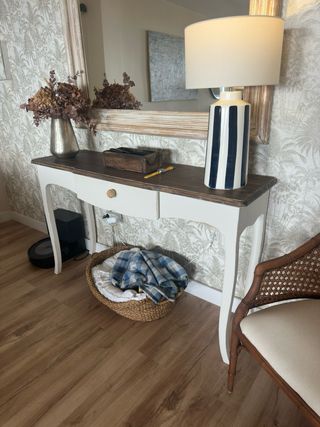 Recibidor, entrada, consola de madera  restaurado