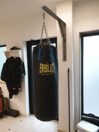 Saco de boxeo Everlast negro