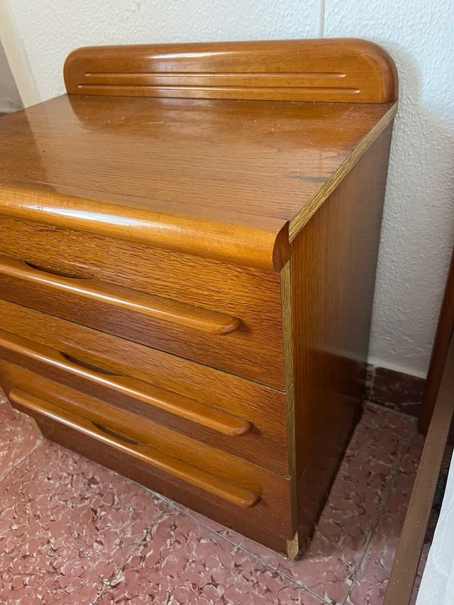 2 Mesita de noche de madera