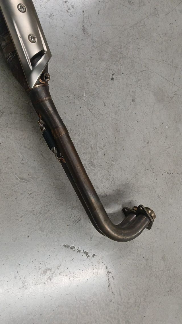 ESCAPE YAMAHA TMAX SX AKRAPOVIC