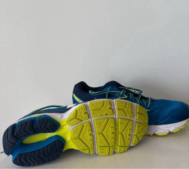 Zapatillas Mizuno Azul y Blanco