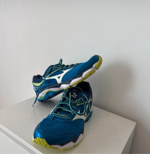 Zapatillas Mizuno Azul y Blanco