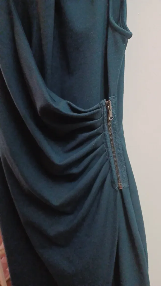 Vestido elegante Kenneth Cole, ideal cena Navidad.