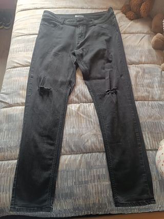 Pantalón Vaquero Negro Roto Kiabi | Talla 44
