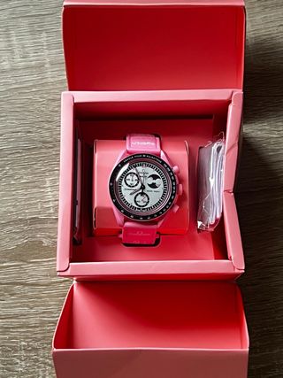 Omega x Swatch Reloj Rosa y Blanco