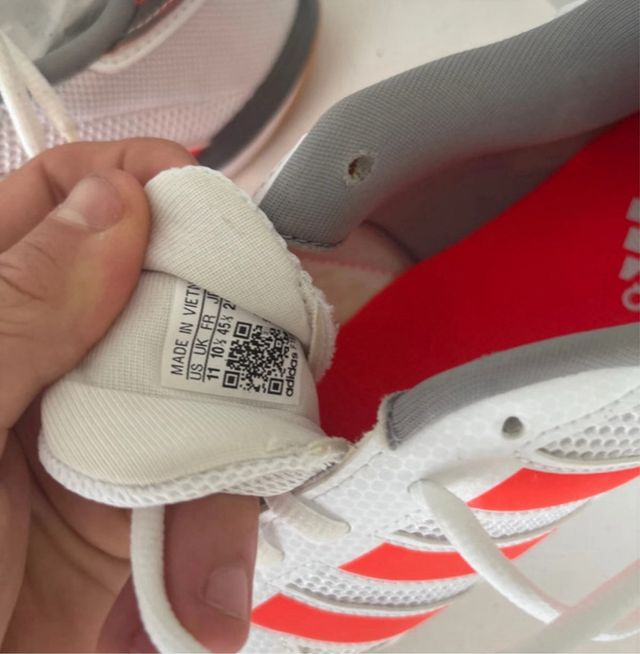 Zapatillas Adidas Sala Blancas y Rojas