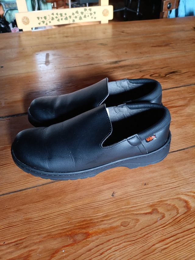 Zapatos de trabajo negros