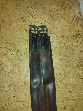 Cincha de cuero para equitación