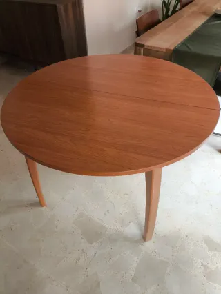 Mesa redonda extensible de madera 110 - 150 cm.