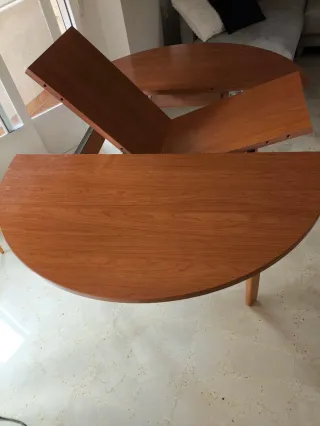 Mesa redonda extensible de madera 110 - 150 cm.