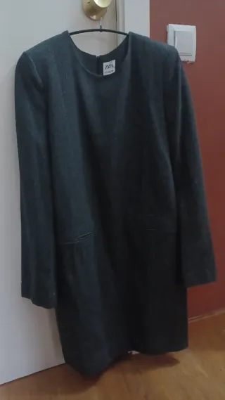 Vestido formal gris Zara, talla M manga larga.